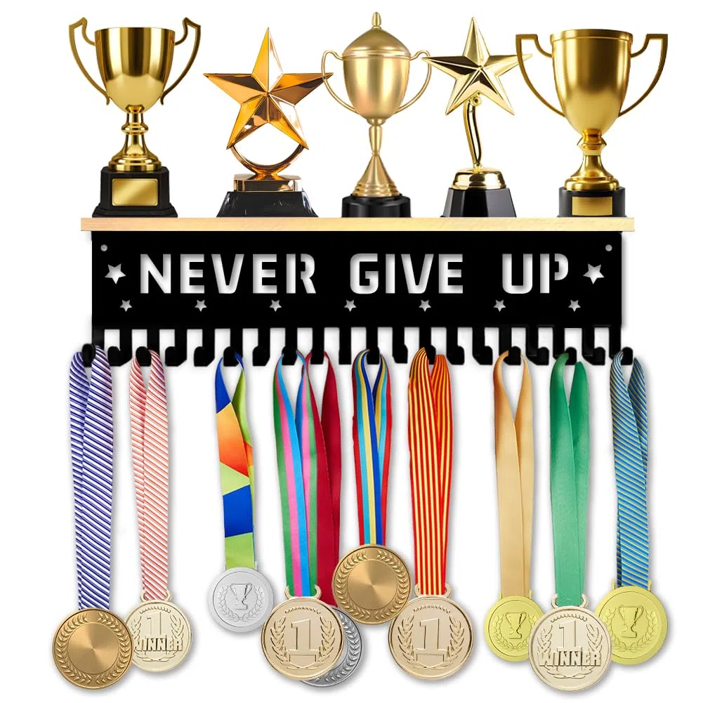SUPERDANT Medallas para colgar trofeos de madera, estante con 18 ganchos, soporte de metal, montaje en pared, medallas deportivas, regalo para niños, atletas