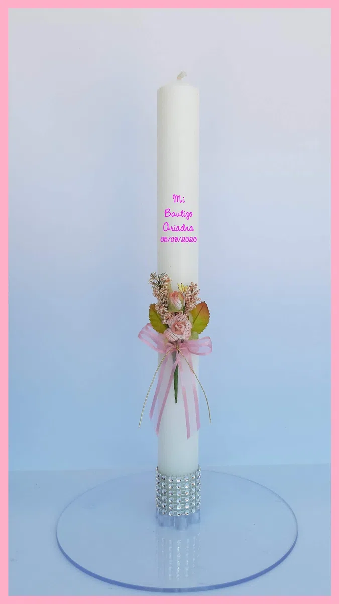 Vela/Cirio para bautizo de cera blanca decorada pick floral rosita y cinta y lazo de organza y remate de brillantitos plateados en su base medida 3x30cm