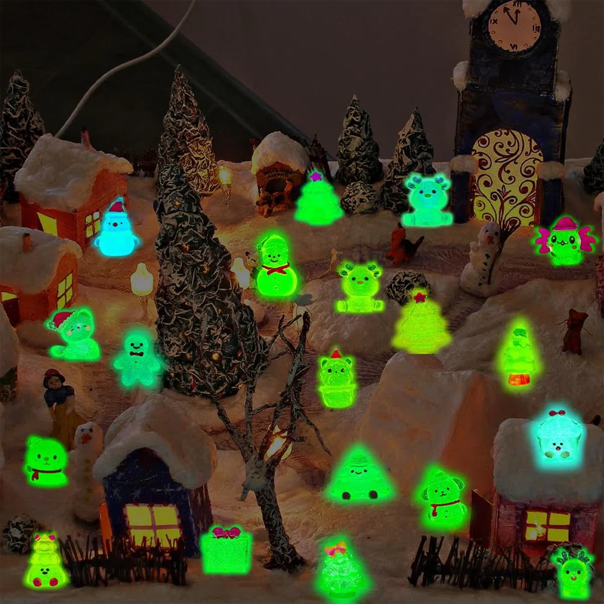 30 Piezas de Mini Figuras navideñas Luminosas, 30 Diferentes miniaturas de Resina navideña, pequeñas Figuras Que Brillan en la Oscuridad, para esconder, Mini f