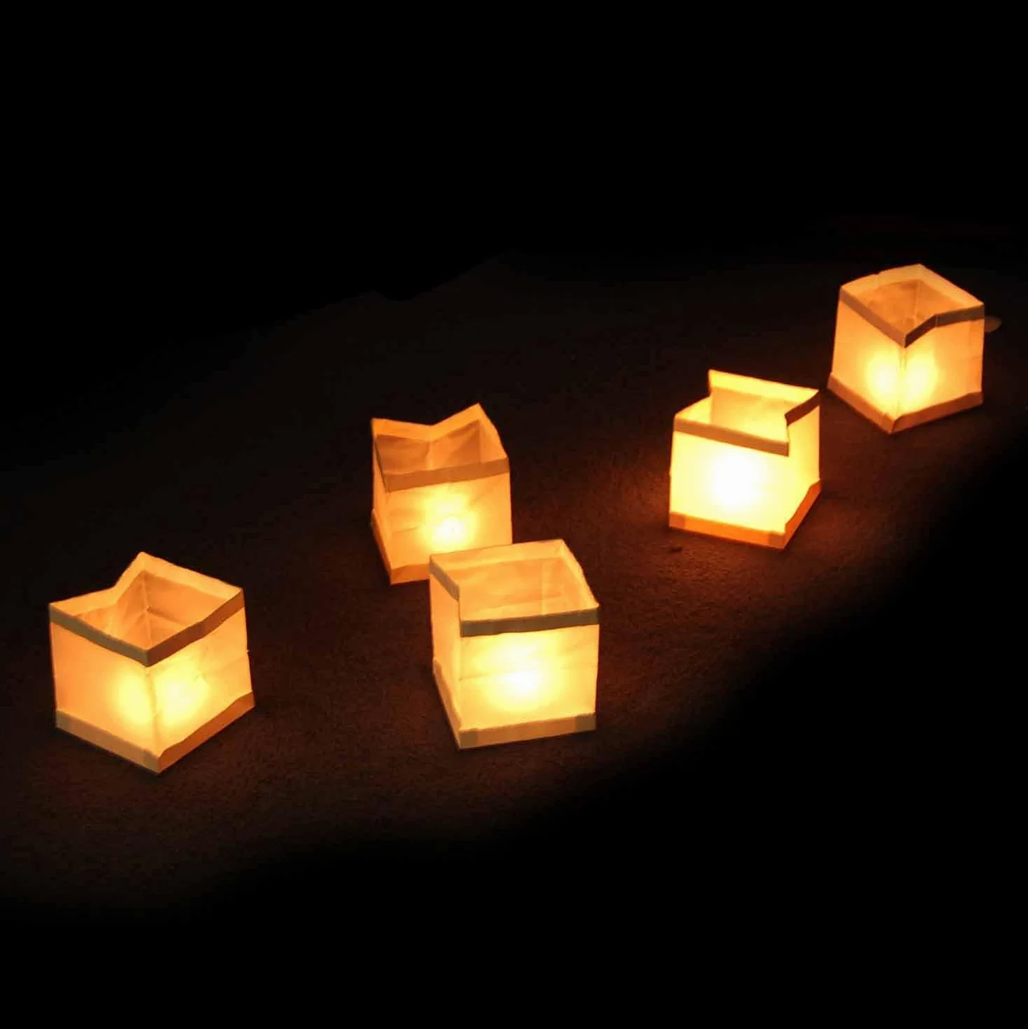 Mad Monkey 2000005 Linternas de Agua con 10 Velas de té, 100% Biodegradables