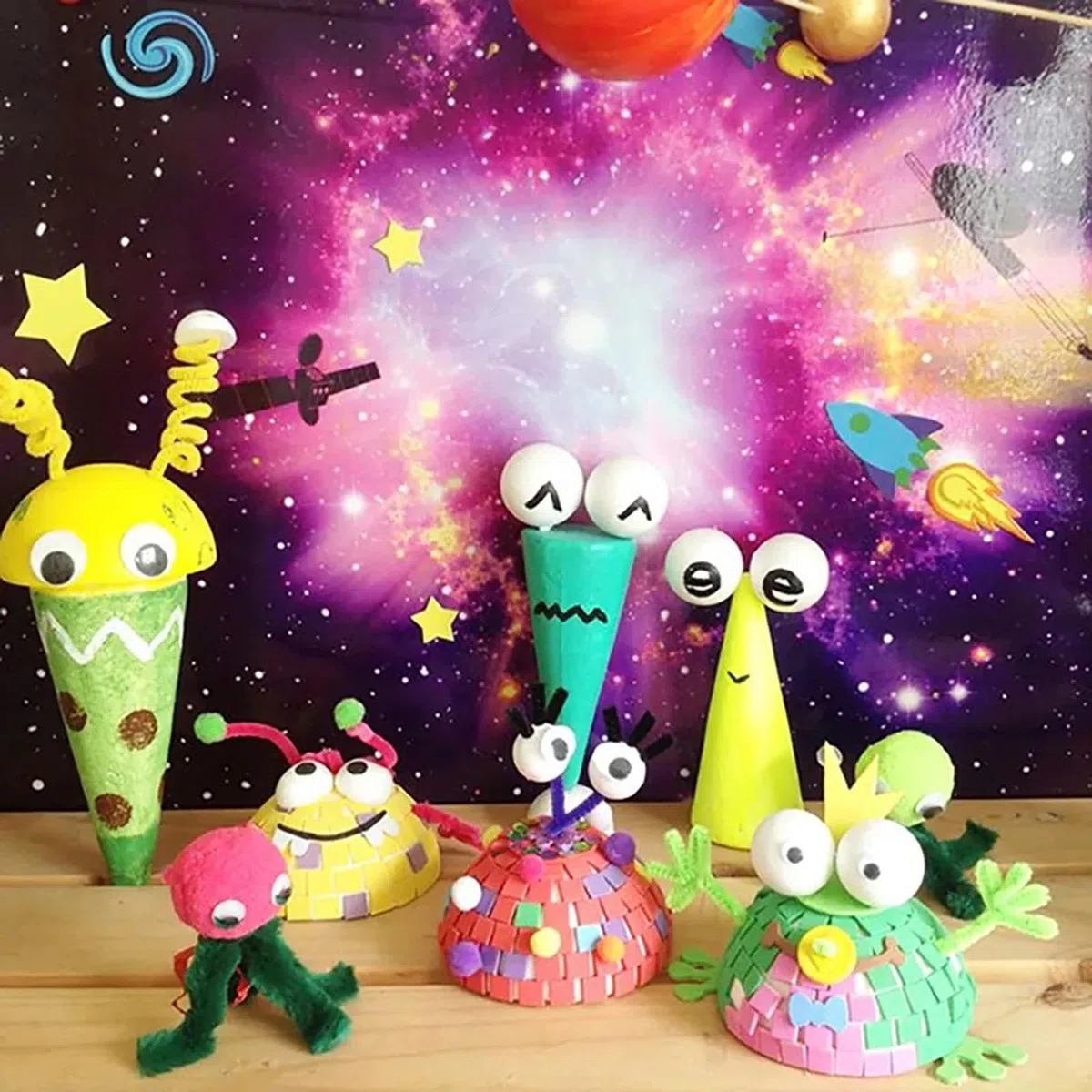 12 Piezas de Conos de Espuma para Manualidades, Proyecto de de Navidad, Decoraciones Hechas a Mano, Conos de de Espuma para Festivales, 20 centímetros