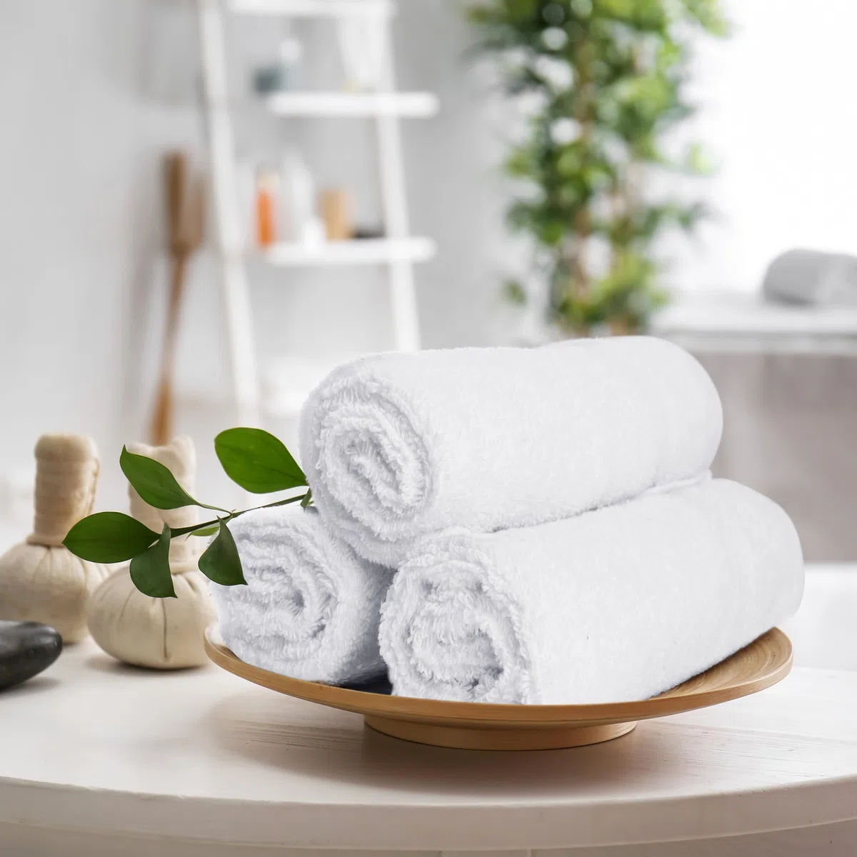 Utopia Towels - Set Premium de 10 Toallas para Invitados, 30 x 50 cm, Cara y Manos con Gancho, Altamente Absorbentes, 100% Algodón (Blanco)