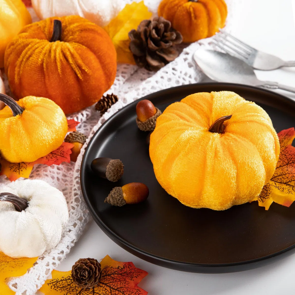 Benjia Calabaza de Felpa Decoraciones de Otoño, Mini Calabaza Pequeña, Calabazas Artificiales Falsas, Halloween, Acción de Gracias, Decoración de Mesa para el Hogar (12 Piezas, Naranja)