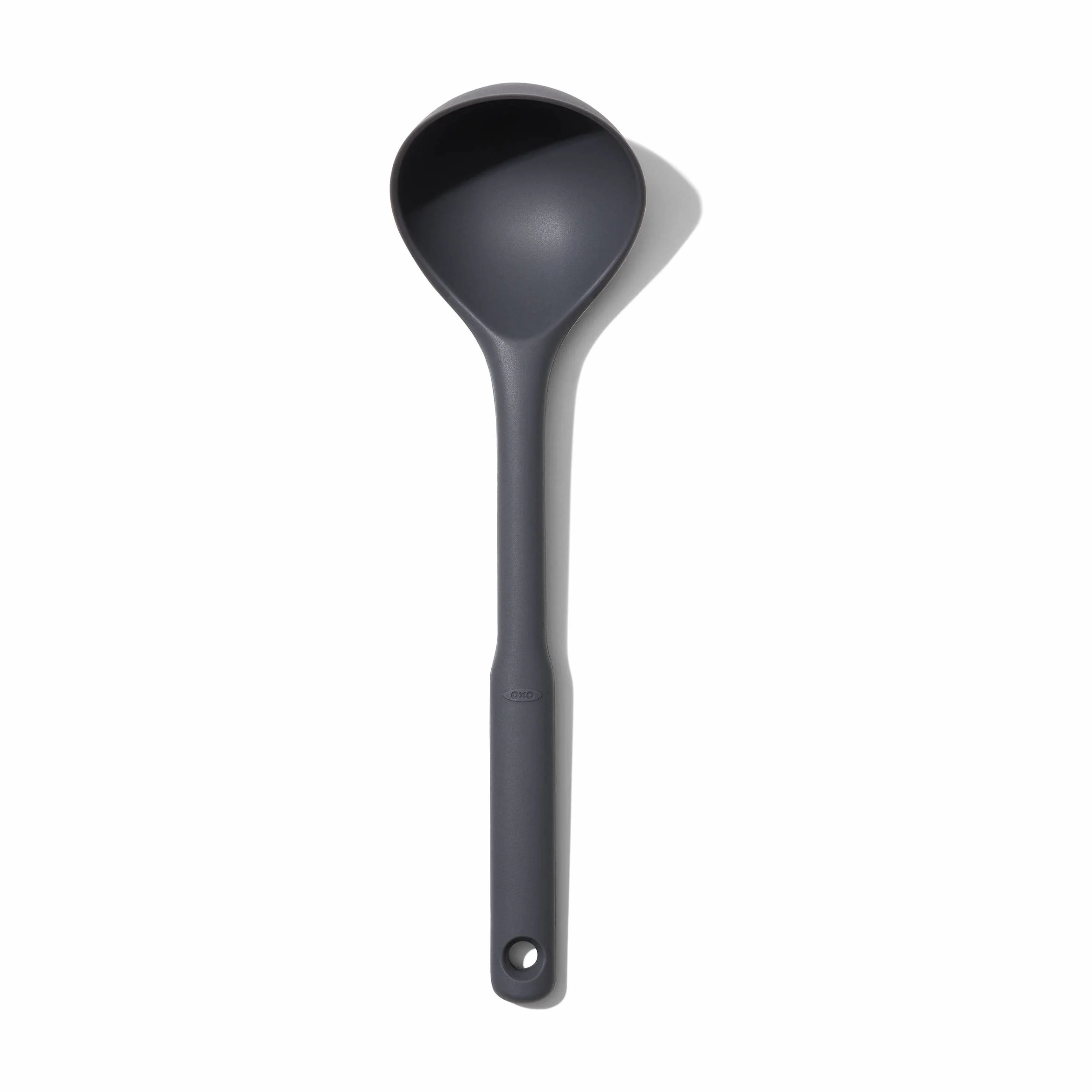 OXO Good Grips Cucharón de silicona flexible resistente al calor gris oscuro