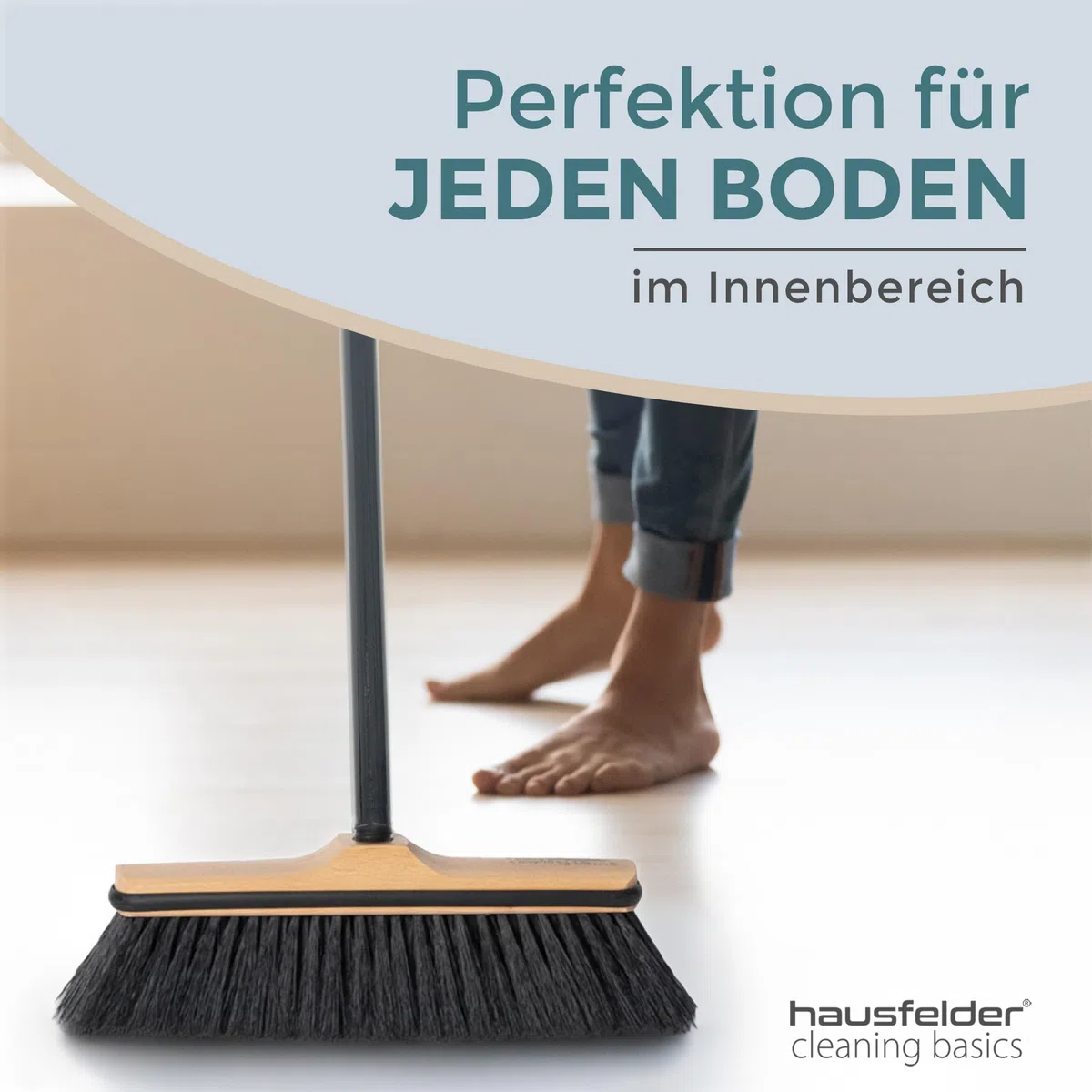 Hausfelder Escoba de 30 cm con mango de 4 piezas y protección de bordes, escoba para parqué, azulejos, interiores, escoba con cerdas sintéticas suaves para el cabello, polvo, mango de tornillo para