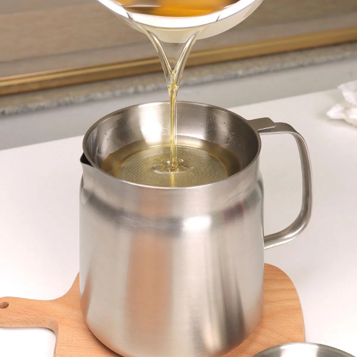 Stainless Steel Oil Filter Pot with Strainer for Kitchen, 304 Stainless Steel, Large Capacity, Versatile Oil Fryer and Filter Cup Combo Vessel (1.5L)