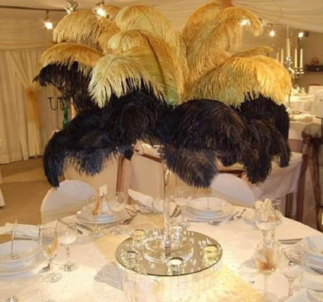 Pluma de la pluma de la avestruz natural 20pcs pluma de 10-12inch (los 25-30cm) para los centros de mesa de la boda decoración del hogar (Negro)