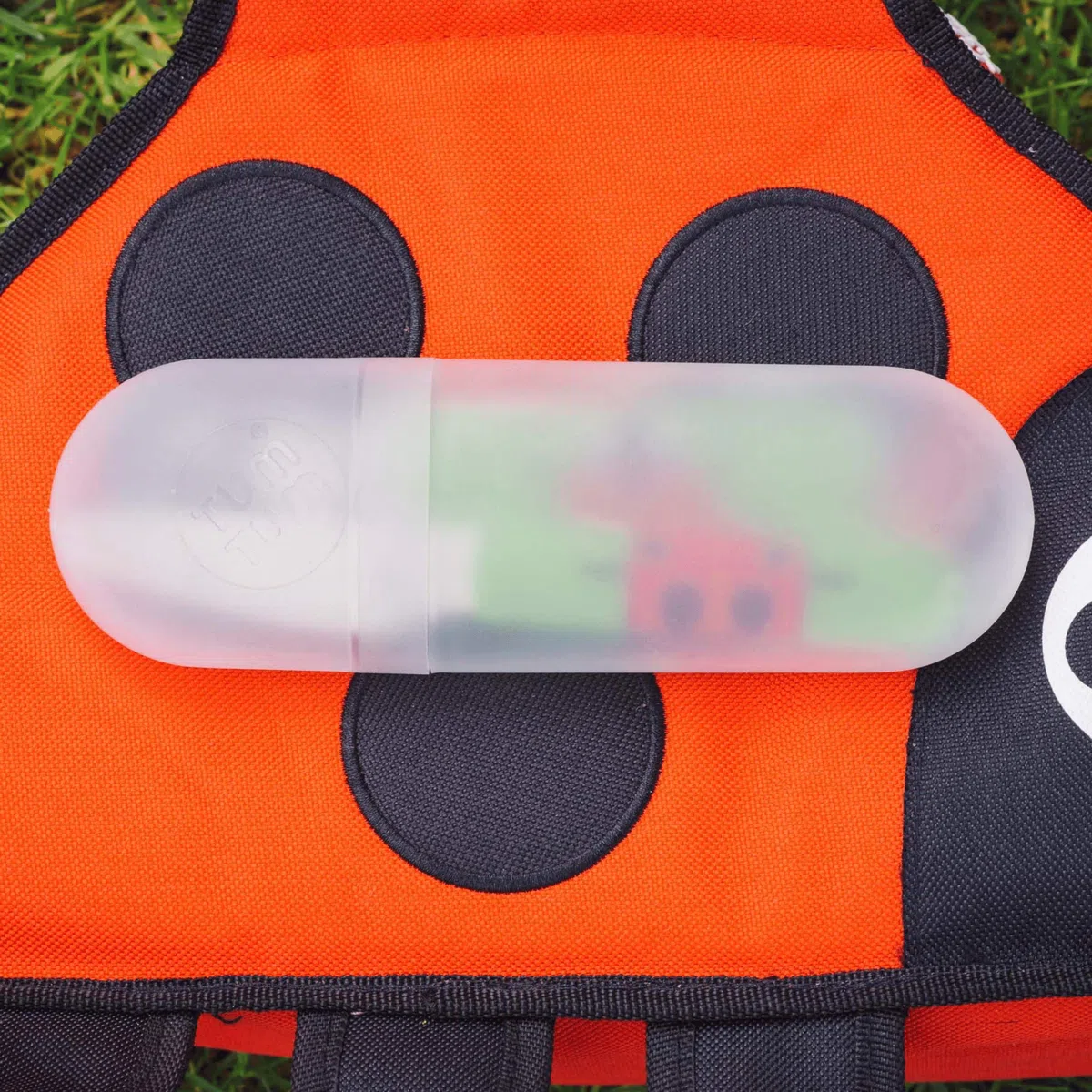 TUM TUM - Cubertería infantil con funda de viaje, juego de cubiertos para niños, sin BPA (Bugs)