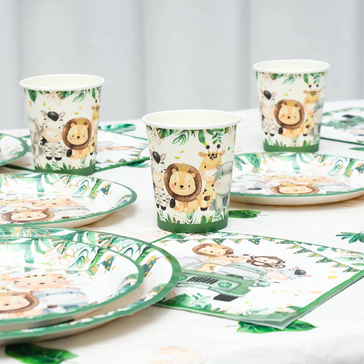 Vajilla Desechable Jungle Safari, 96 Piezas Vajilla Desechable Animale, Verde Salvia Platos Cumpleaños Infantil, Platos Tazas Servilletas Animale para Jungle Safari Cumpleaños Baby Shower 24 Invitados