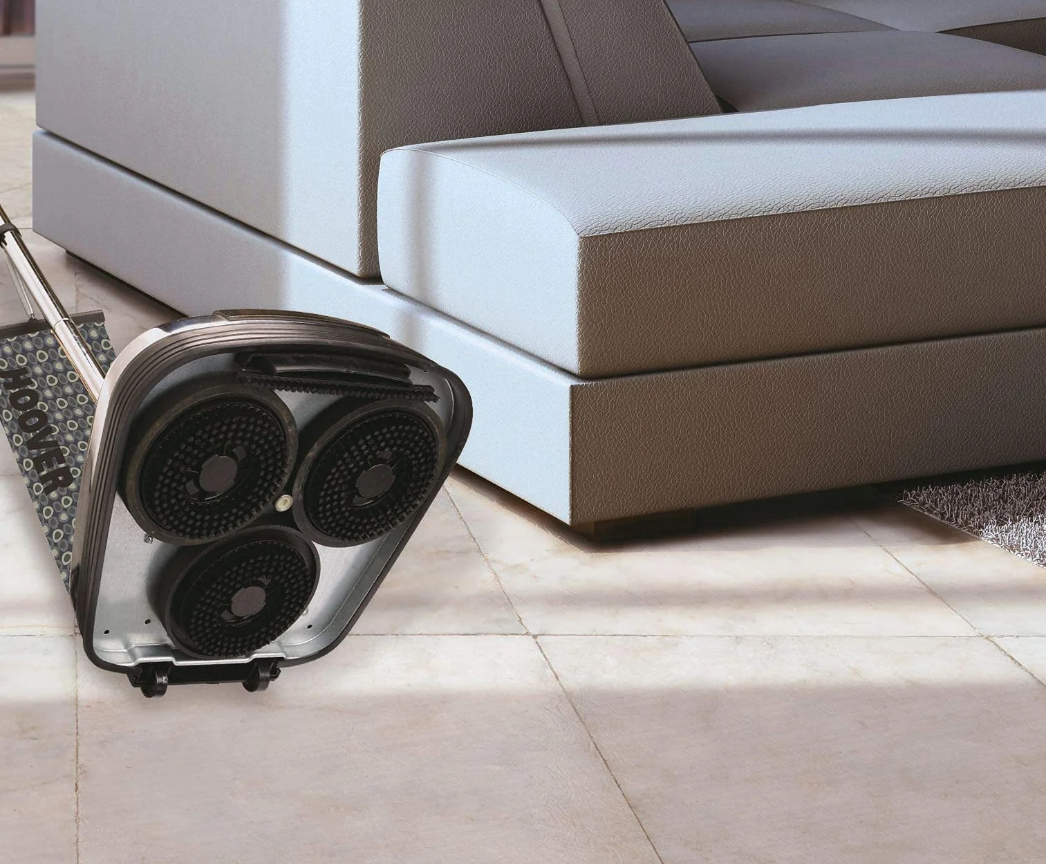 Hoover F3870/1 Enceradora pulidora de suelos, Función aspirador, Potencia 700W, Luz frontal, 2 bolsas, Cable 5 m, Ruedas traseras, Plástico, Acero cromado, Cromado, 700W