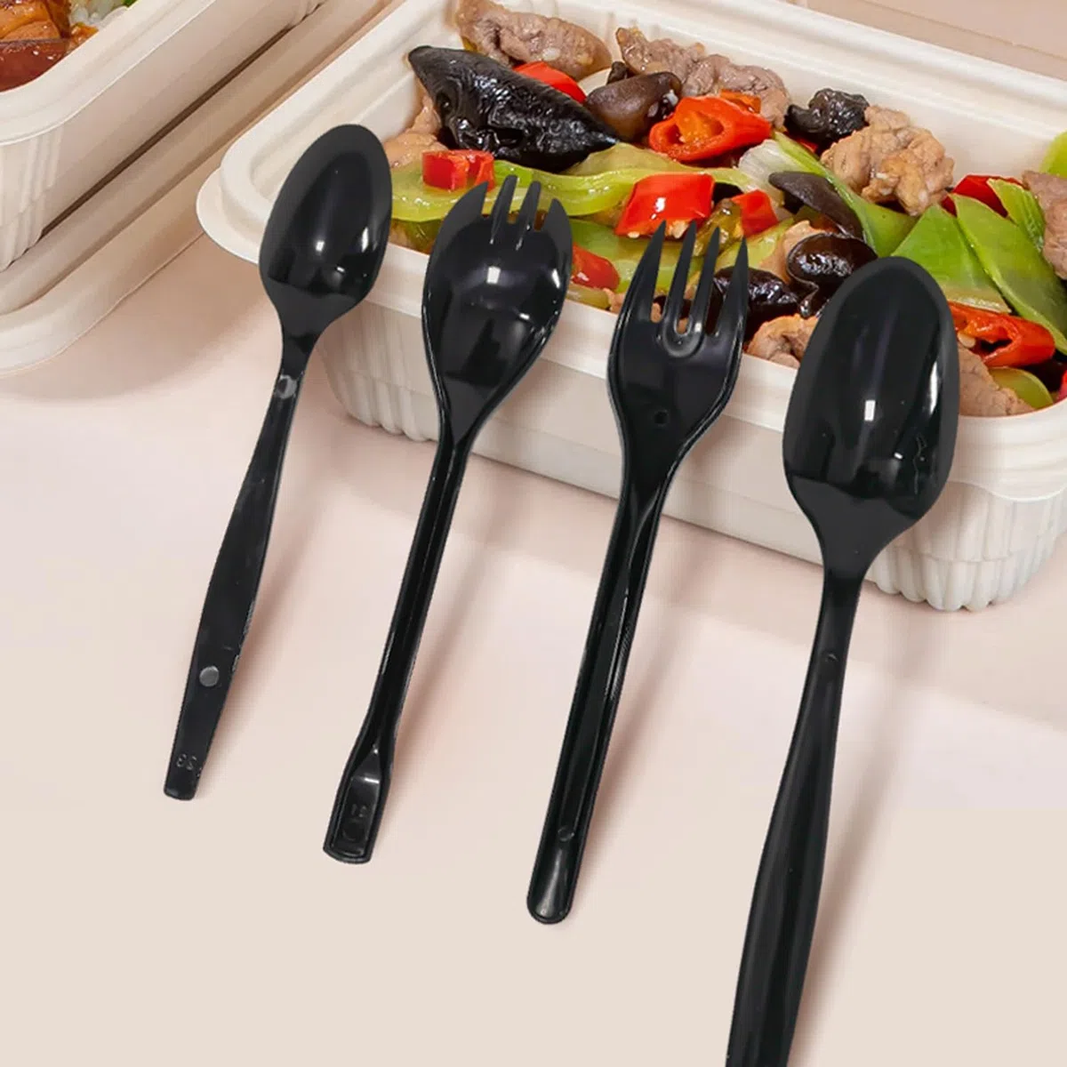 100 tenedores de plástico reutilizables, 15,3 cm/6 pulgadas, robustos, tenedores negros para picnics, camping, fiestas de cumpleaños, bodas, lavavajillas