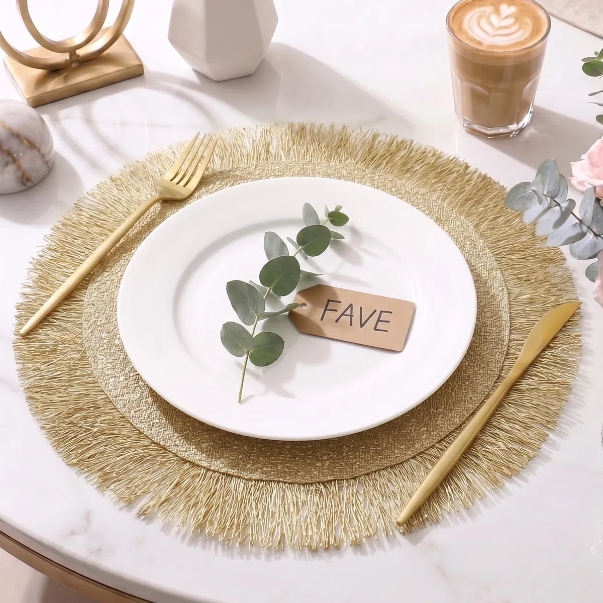 FAVE Juego de 6 manteles individuales redondos de vinilo dorados, lavables y ahuecados con borlas para decoración de mesa, uso diario, decoración de vacaciones (15 pulgadas, 6 piezas)