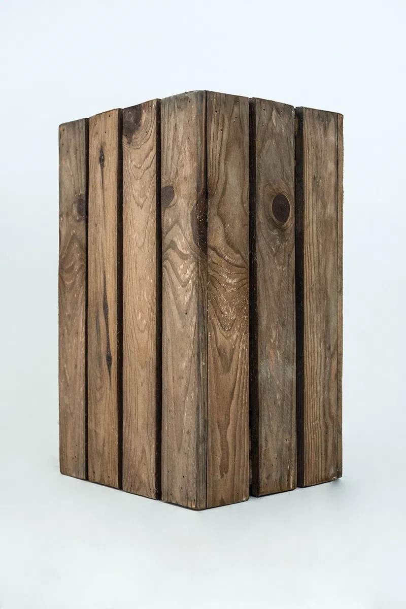 Papelera Decorativa Sam de Madera Envejecida, Marrón, 30.5x26.5x49cm. Incluye Imán de Madera Personalizable de Regalo