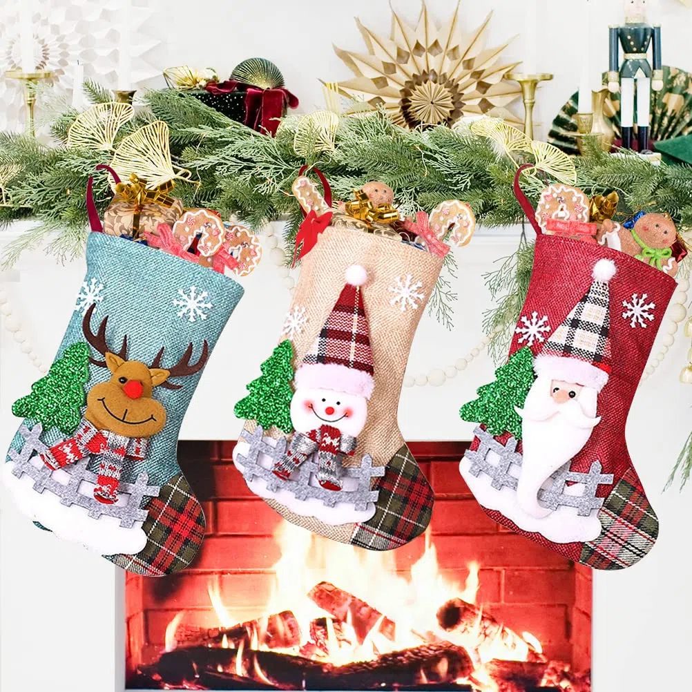 Calcetines de Navidad Chimenea, Calcetines Navidad para Colgar de Yute Personalizados Calcetines de Papá Noel Medias de Navidad, Bolsas de Regalo Calcetin Navideño para Decoracion Árbol de Navidad