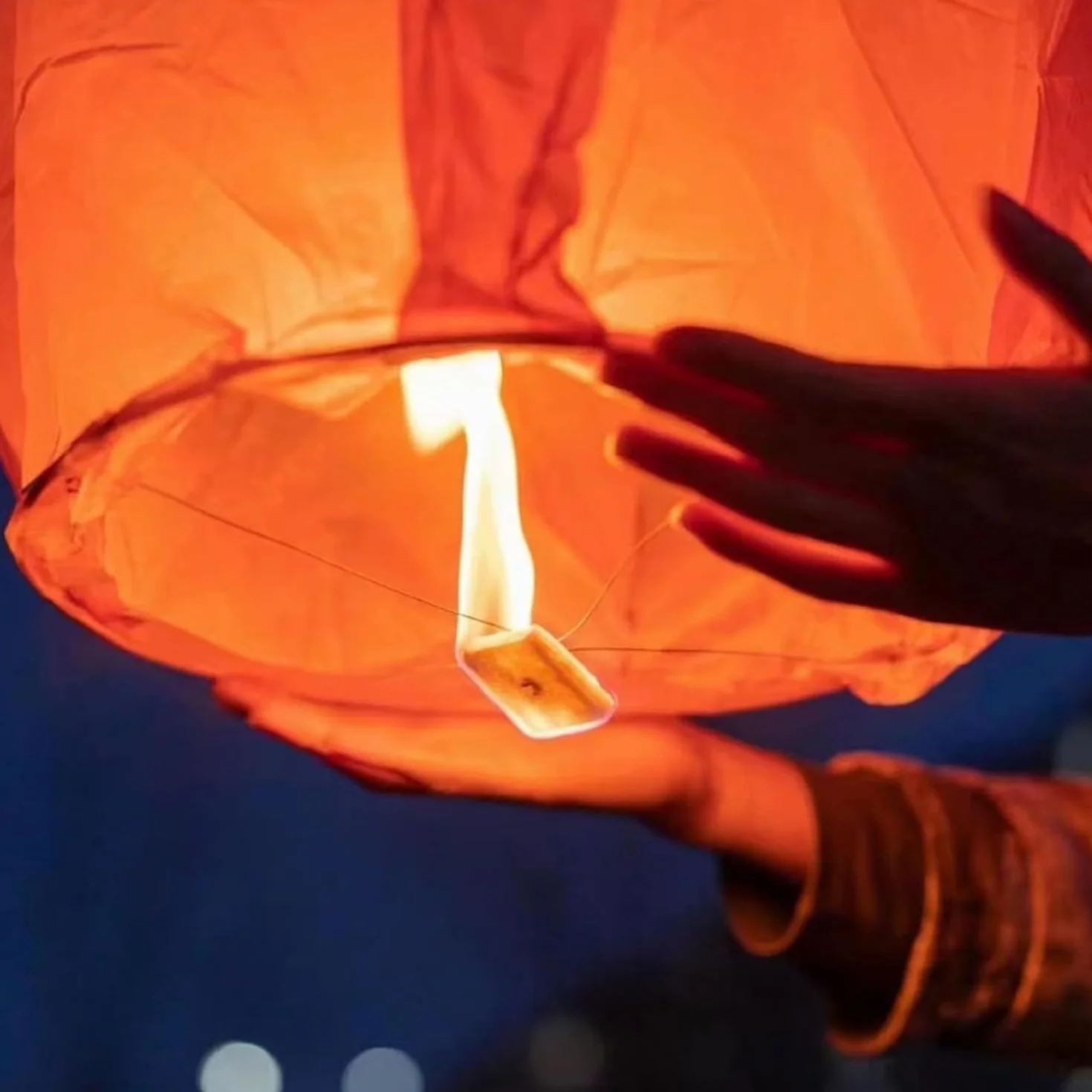 Linternas de cielo chinas blancas, paquete de 10, linternas de papel grandes para bodas, cumpleaños, memorial, Navidad (Rojo)