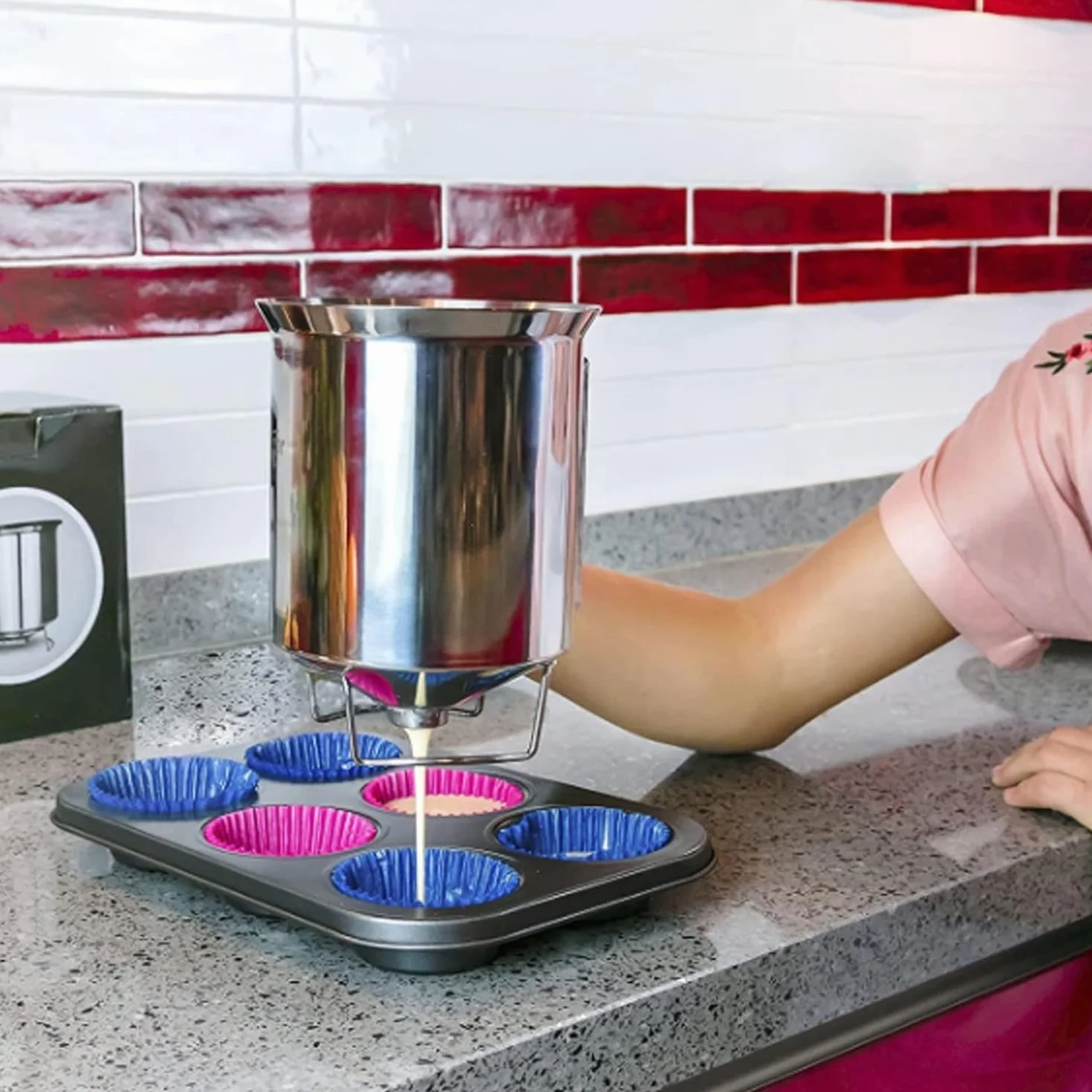 PIQIUQIU Dispensador de masa de acero inoxidable para tartas, dispensador de masa, herramienta para hacer pasteles, panqueques, magdalenas, gofres, 900 ml
