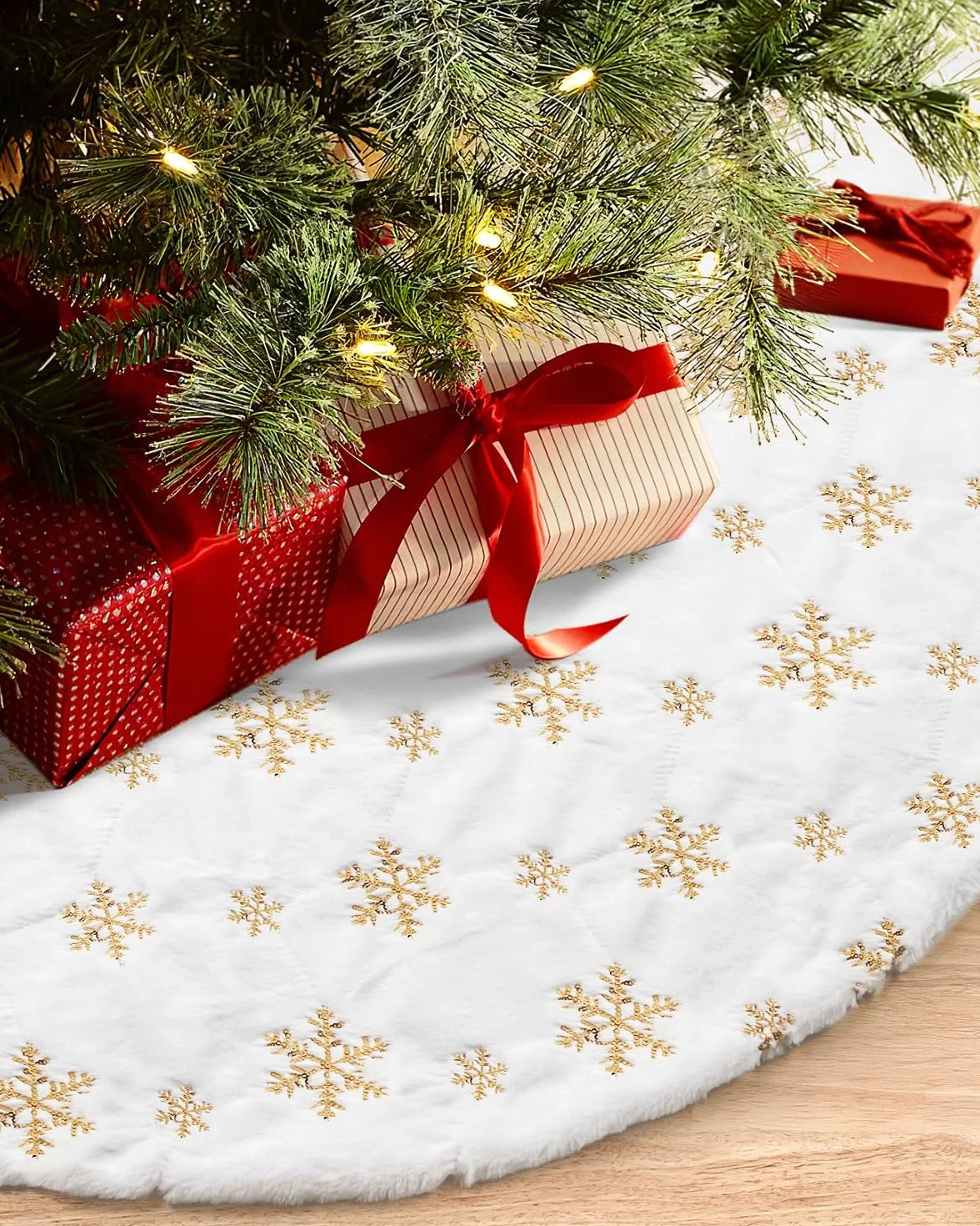 COOLWUFAN 48 Inches/122CM Falda para Arbol de Navidad para Decoraciones de Fiesta de Navidad de Arbol de Navidad Copo de Nieve de Lentejuelas Dorado de Felpa Blanca