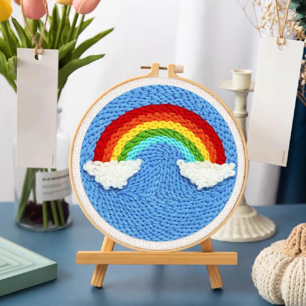 Figured'Art Punch Needle Kit de Bordado Adultos y Niños - Arcoíris - Manualidades Kit de Aguja Mágica DIY completo - 20x20cm con bastidor circular
