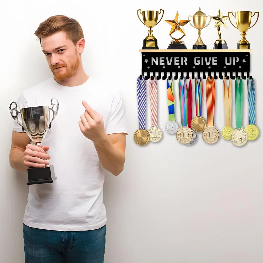 SUPERDANT Medallas para colgar trofeos de madera, estante con 18 ganchos, soporte de metal, montaje en pared, medallas deportivas, regalo para niños, atletas
