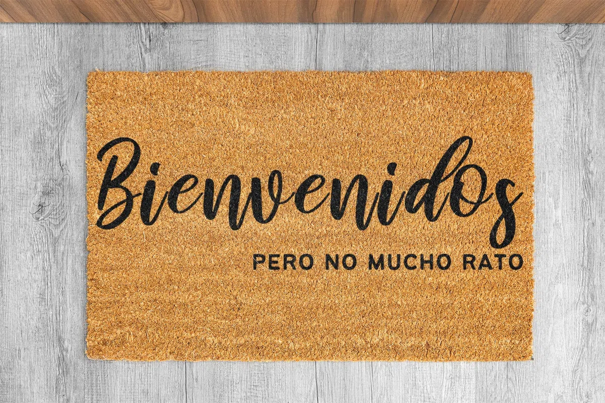 koko doormats Felpudo Entrada Casa Original de Coco Natural “Bienvenidos Pero no Mucho rato” | Alfombra de Entrada Antideslizante para Exterior e Interior | 60x40 cm | Diseño Divertido | Base PVC