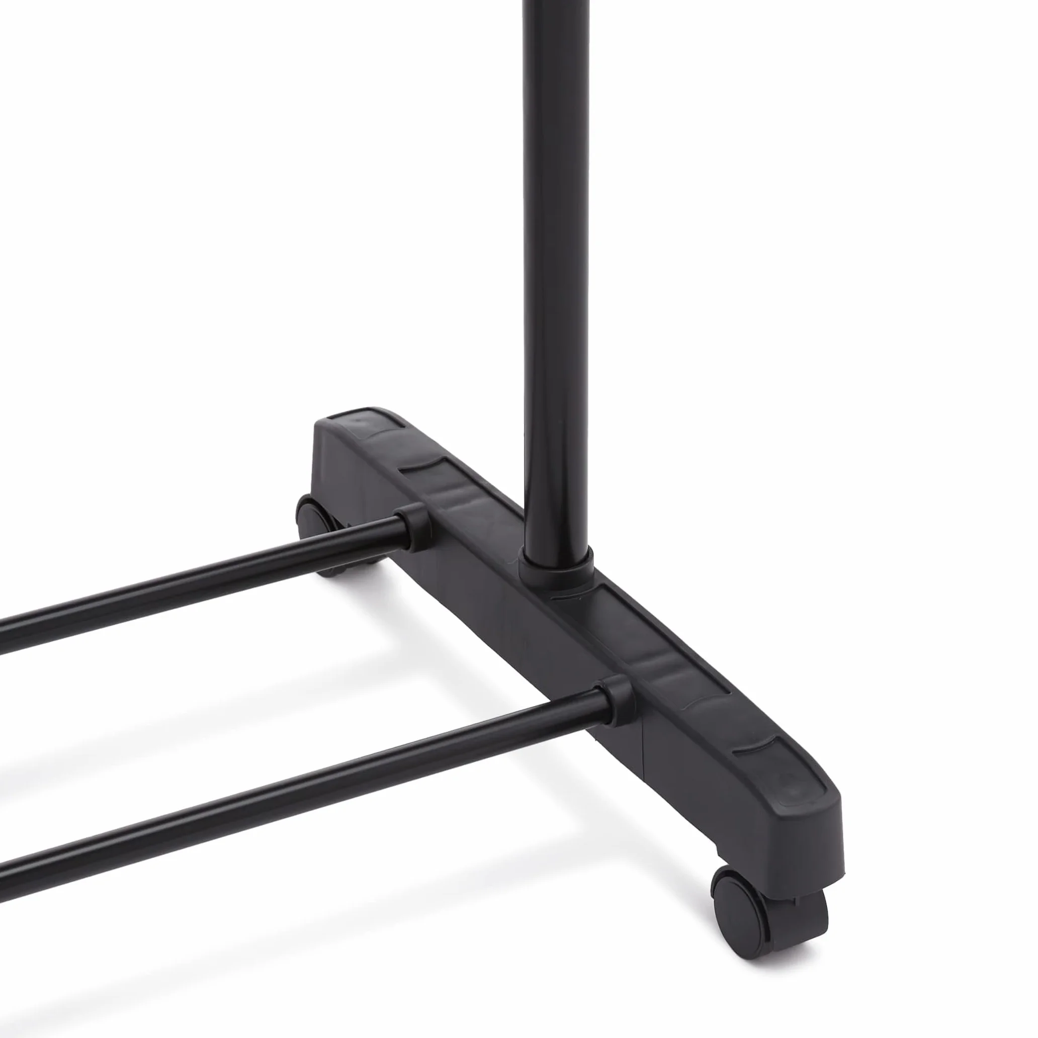 Amazon Basics Perchero de barra con ruedas, cromado, (91.5-145) x 42 x (134-161) cm (L x W x H)