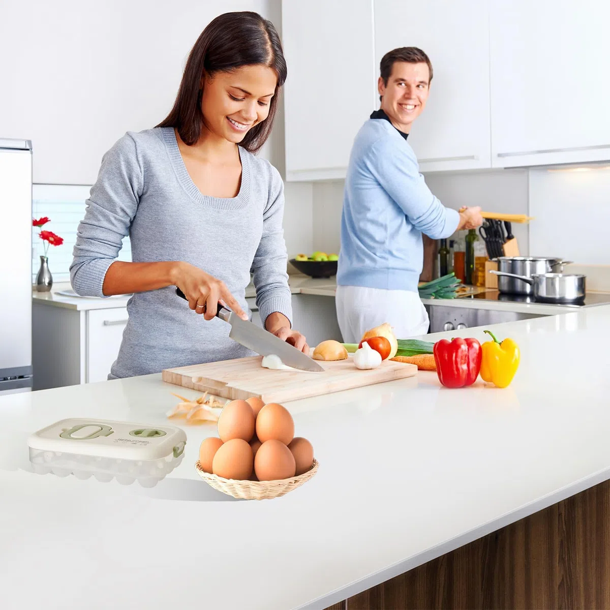 Huevera de 24 Huecos, Portátil Transparente Organizador de Huevos, Contenedor de Huevos, con Tapa Cierre Rápido Temporizador - para Nevera, Mesa & Alacena (Resistente Golpes)